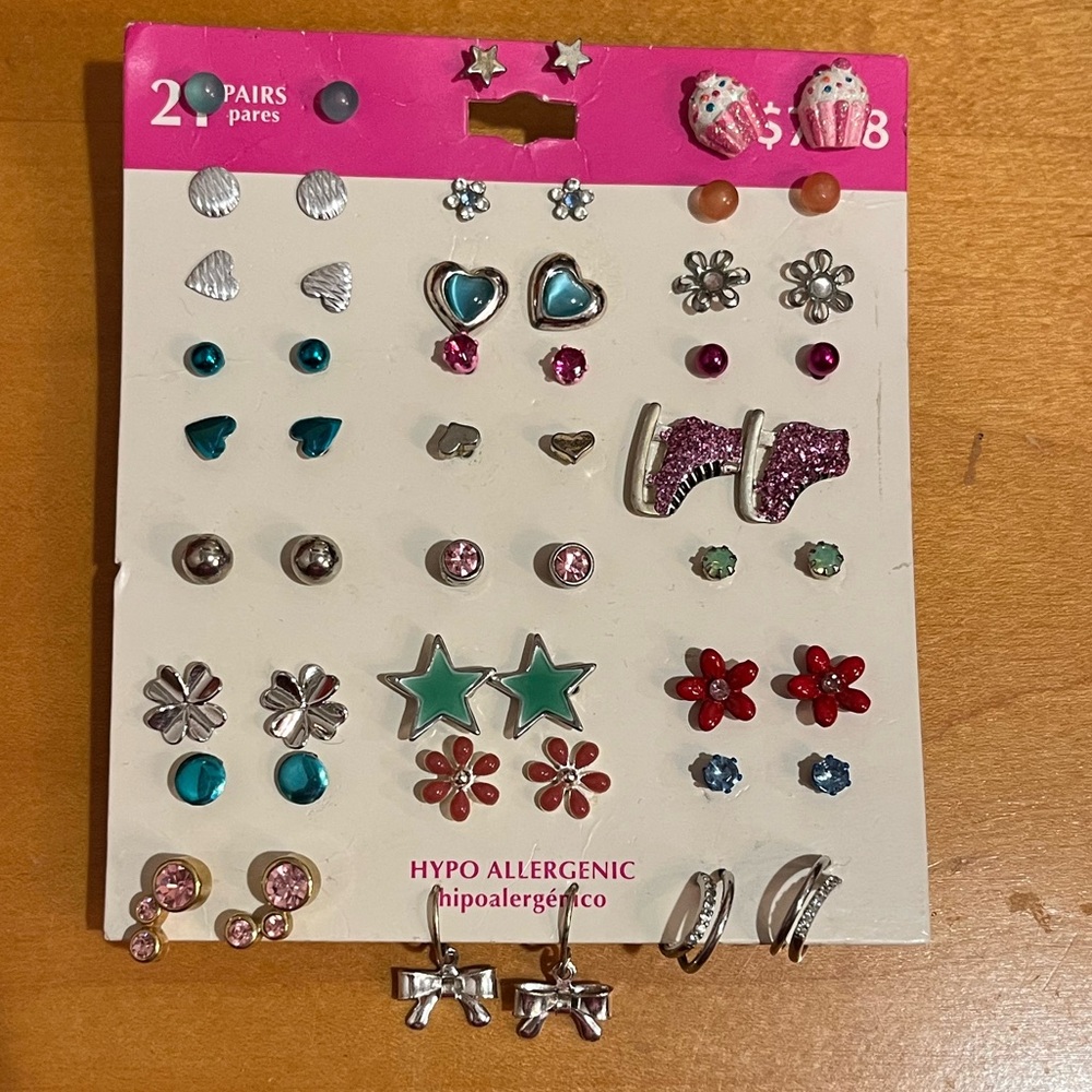 27 pairs of small metal earrings